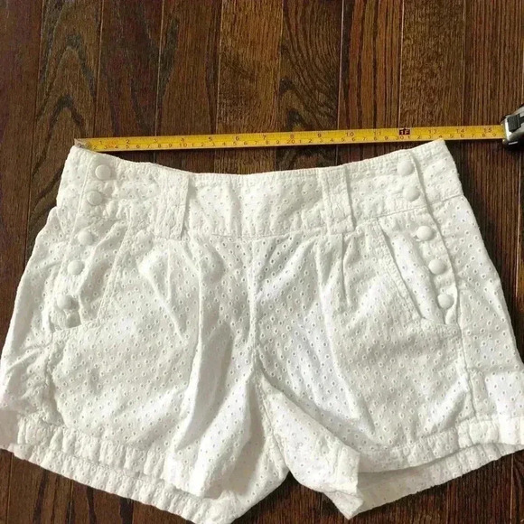 French Connection Women’s Size 4 White Eyelet Side-Button Shorts - Picture 9 of 11